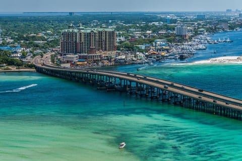 Emerald Grande W625 House in Okaloosa Island