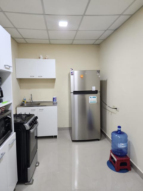 Kitchen or kitchenette, dishwasher, oven, pet friendly