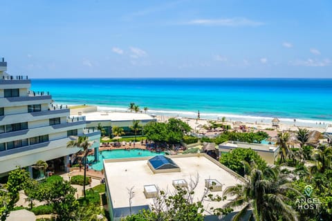 Property building, Day, Beach, Pool view, Sea view, Swimming pool