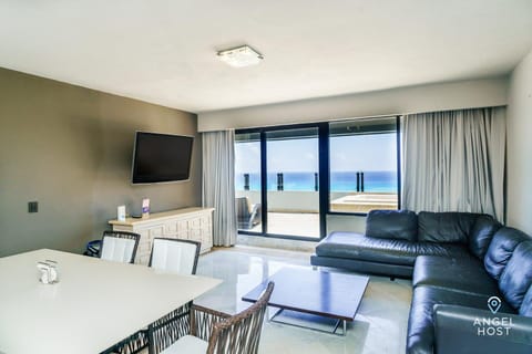 TV and multimedia, Living room, Seating area, Dining area, Sea view