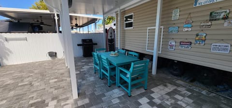 Patio, Seating area