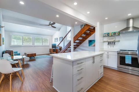 Dining area, dishwasher, fireplace, minibar, stove