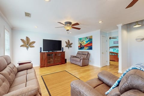 The Turquoise House House in Bolivar Peninsula