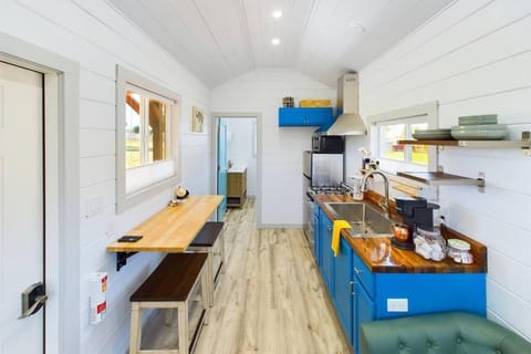 Tiny Home Big yard Apartment in Fortuna