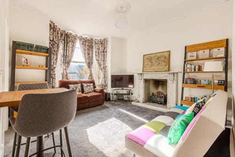 Peaceful 2BR MultiLVL apartment in Streatham Apartment in London Borough of Croydon