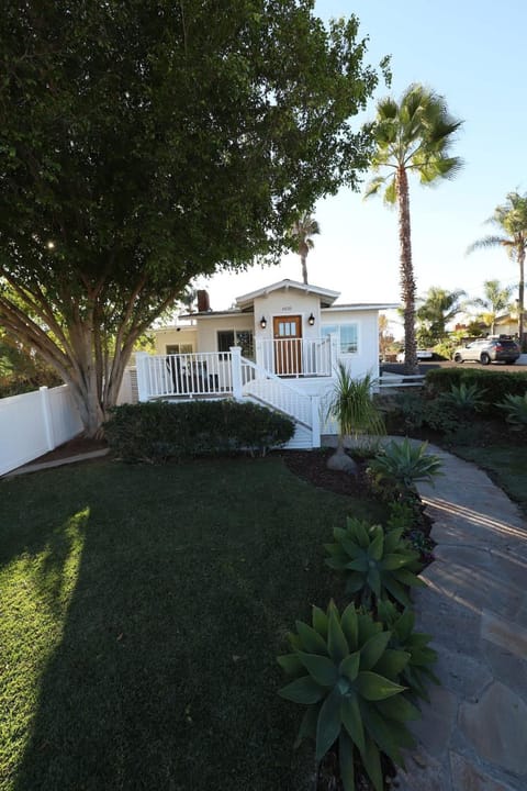 Family Cozy Cottage in SD House in La Mesa