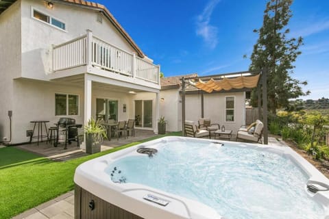 Natural landscape, Hot Tub, Balcony/Terrace