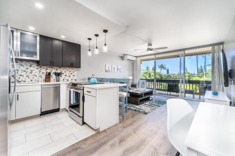 Kitchen or kitchenette, Living room, Dining area