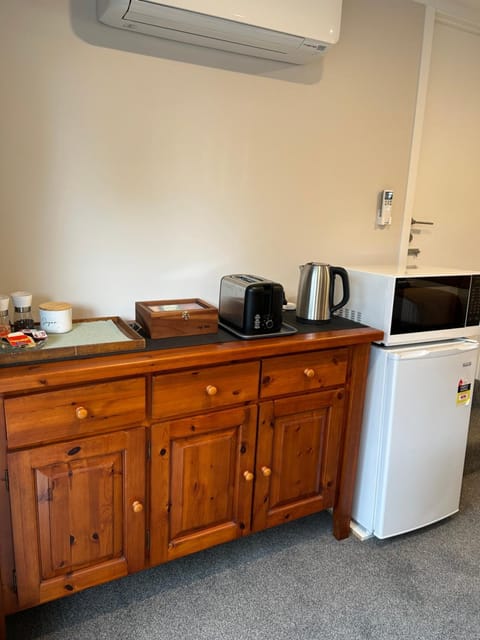 Coffee/tea facilities, Kitchen or kitchenette, toaster