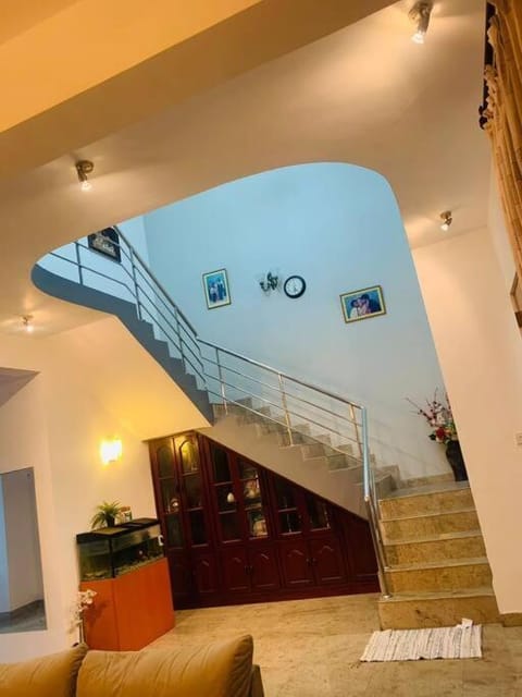 Colombo 6 wellewatte Luxury DuplexFamily apartment Apartment in Dehiwala-Mount Lavinia