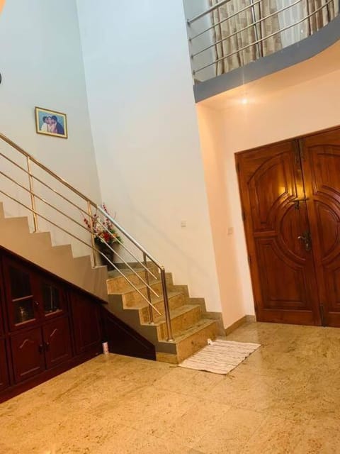 Colombo 6 wellewatte Luxury DuplexFamily apartment Apartment in Dehiwala-Mount Lavinia