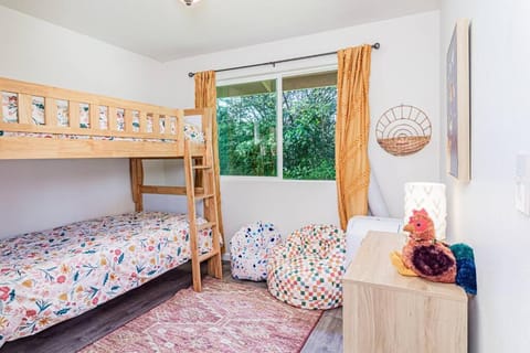 Peaceful Petfriendly Paradise Home with AC House in Hawaiian Paradise Park