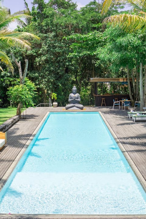 Poolside Room with Lounge in Kaba-Kaba Bed and Breakfast in Kediri