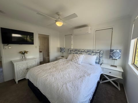 'Coasterly' Osterley AVE Unit 1 Apartment in Golden Beach