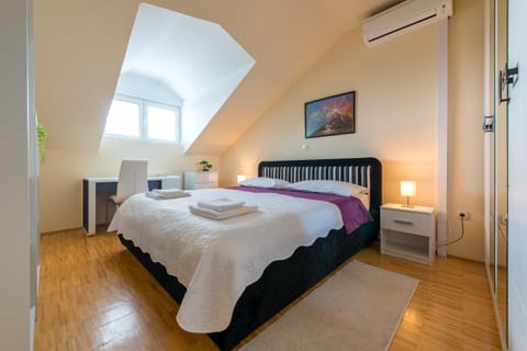 Sunlit Comfort Apartments Condo in Dubrovnik