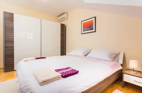 Sunlit Comfort Apartments Condo in Dubrovnik
