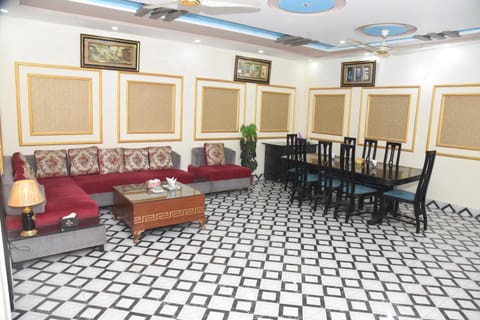 Hotel New Royal Johar Town Hotel in Lahore