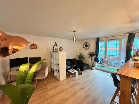 Communal lounge/ TV room, Living room, Seating area, Dining area