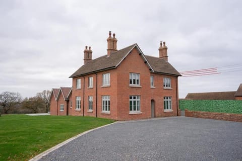 Grange House - Sleeps 24 House in Wychavon District