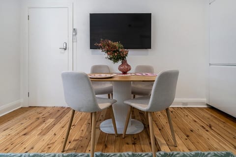 TV and multimedia, Dining area