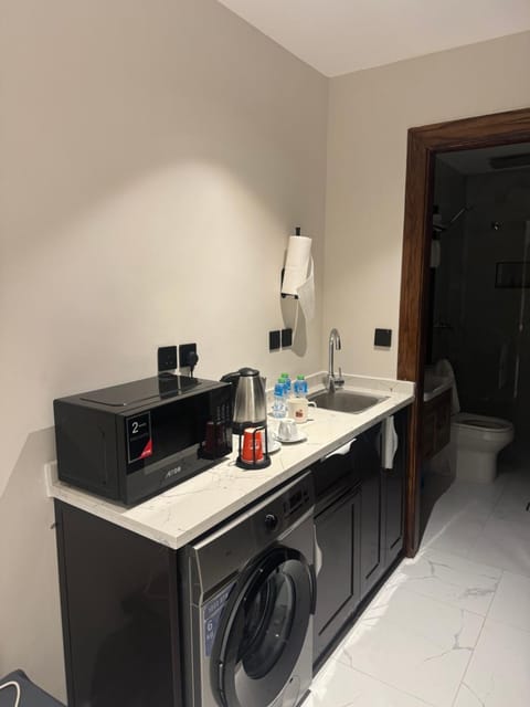 Suite aloraini اجنحة العريني الفندقية Apartment in Al Madinah Province