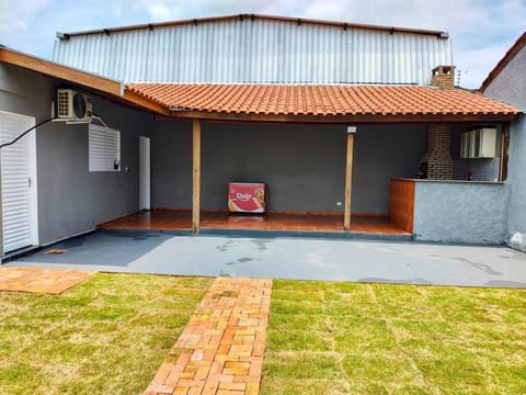 casa com piscina e área de lazer House in Campo Grande