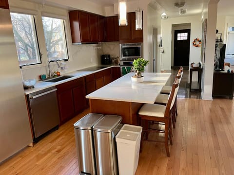 Kitchen or kitchenette, Dining area, dishwasher, oven, stove