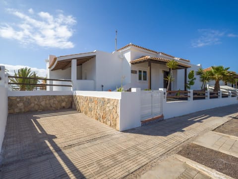 VILLA LOBOS with private pool and BBQ Villa in Castillo Caleta de Fuste