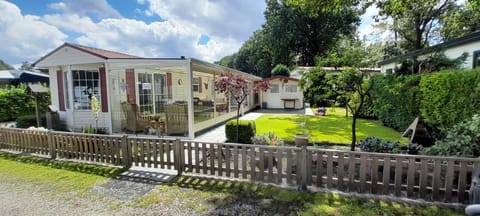 Property building, Facade/entrance, Off site