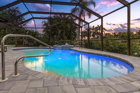 Waterfront Living, Dock, Heated Pool & Spa - Gulf Gate Oasis - Roelens House in Cape Coral