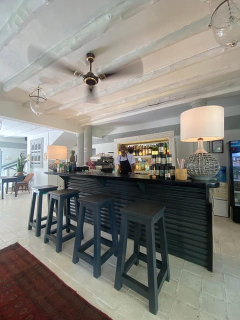 Restaurant/places to eat, Lounge or bar, Drinks