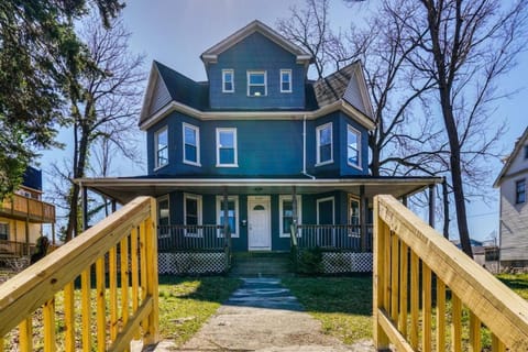 NEW hot tub with pool table and frenced backyard House in Baltimore