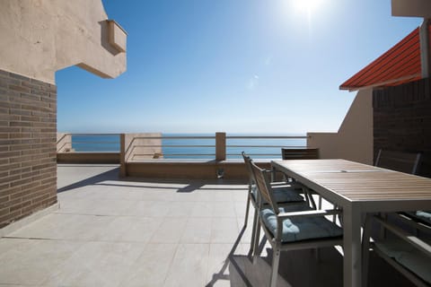 Patio, Day, Natural landscape, View (from property/room), Balcony/Terrace, Dining area, Sea view