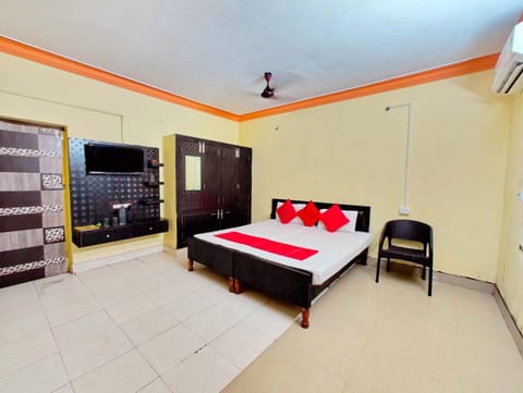 Bed, TV and multimedia, Photo of the whole room, Evening entertainment, Bedroom, air conditioner