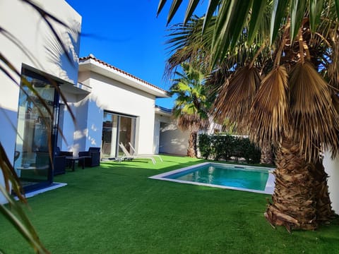 Ensemble villa Héméra, 2 piscines & plage House in Portiragnes