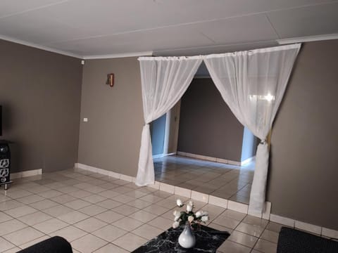 Neyang 2 Apartment in Gauteng