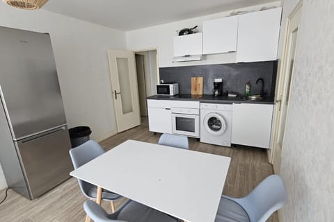 Dining area, dishwasher, oven, stove, washing machine