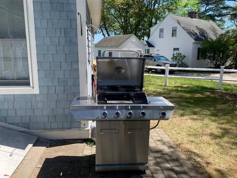 Bayview- 4Bedroom Footbridge Beach Family Home with Hot Tub! House in Ogunquit