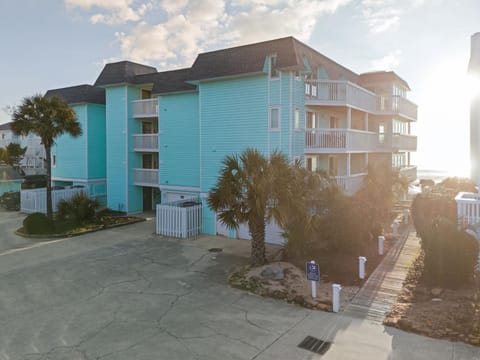 Nestled Inn Ocean Views at Kure Beach House in Kure Beach