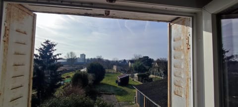Le bouf tard chambre vue sur jardin CH7 Capsule hotel in Vendôme