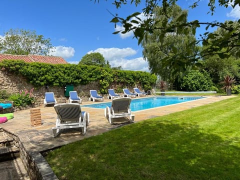 Balcony/Terrace, Swimming pool