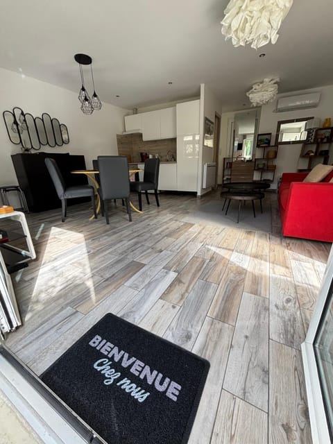 L Olivier Villa in Suresnes