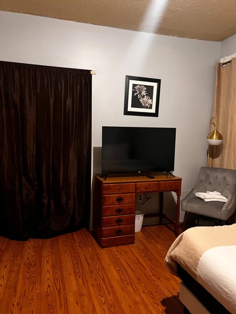 Cozy Room In Shared Apartment - Shutas Pl, Hartford Vacation rental in Hartford