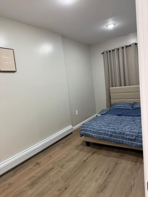 Minutes to NYC Apartment in Kearny