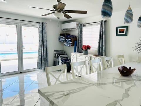 Caribbean Breeze Villa in Oranjestad