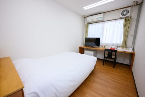 Bed, TV and multimedia, Photo of the whole room, Bedroom, air conditioner