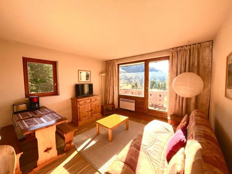 Appartement 2 pièces avec balcon et casier à skis - FR-1-505-207 Apartment in Notre-Dame-de-Bellecombe