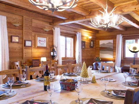 Chalet spacieux 15 pers, 7 chambres, sauna & jacuzzi - FR-1-811-20 Apartment in Les Deux Alpes