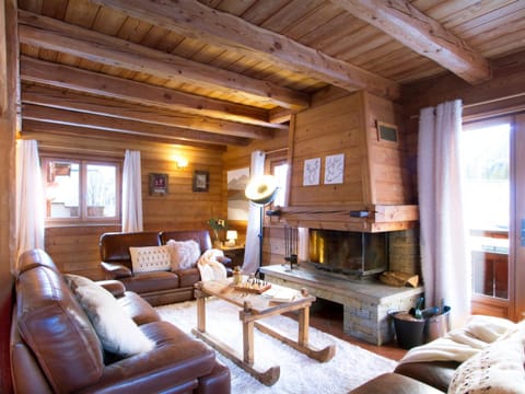 Chalet spacieux 15 pers, 7 chambres, sauna & jacuzzi - FR-1-811-20 Apartment in Les Deux Alpes