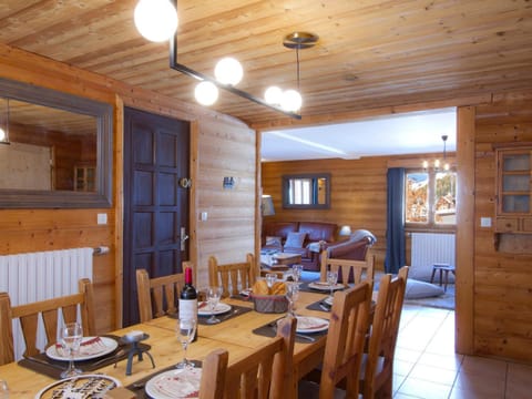 Chalet spacieux 8 pièces, 15 pers, sauna, cheminée, Les Deux Alpes - FR-1-811-22 Apartment in Les Deux Alpes